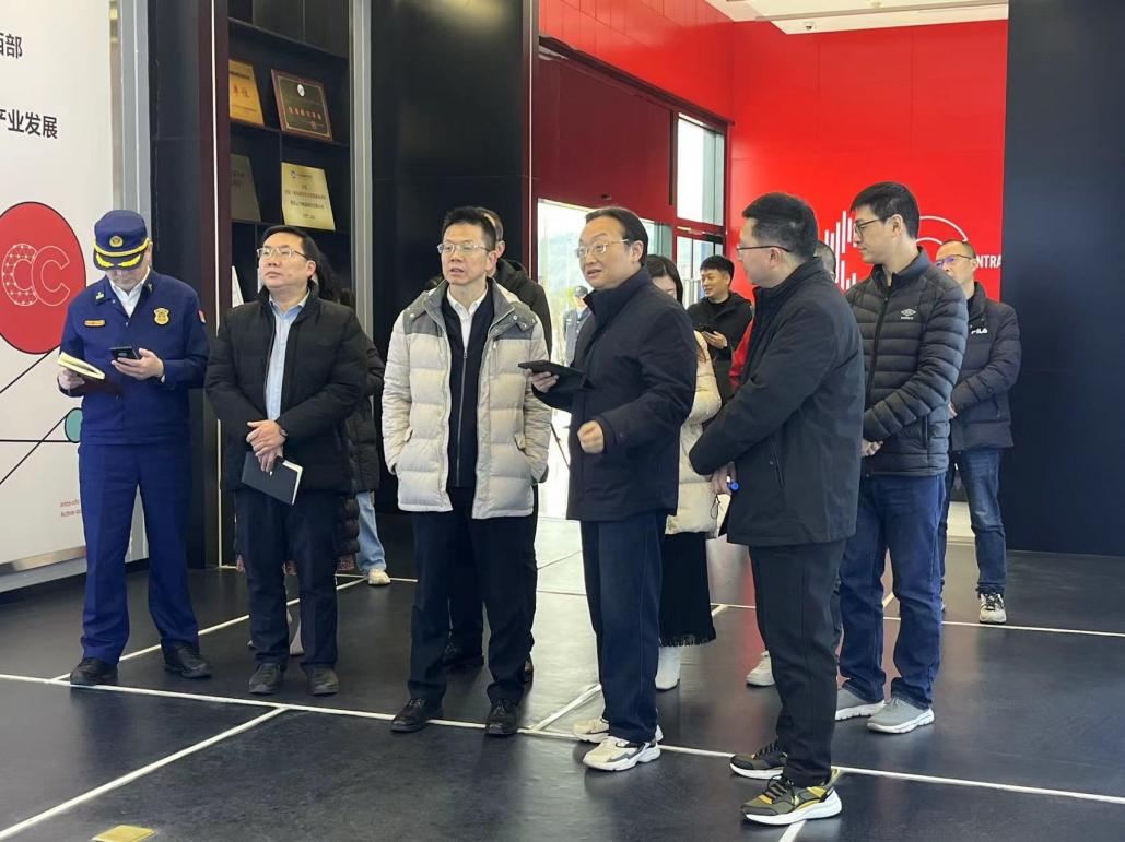 长寿区委常委胡红兵莅临 重庆同城双活数据中心进行安全生产检查